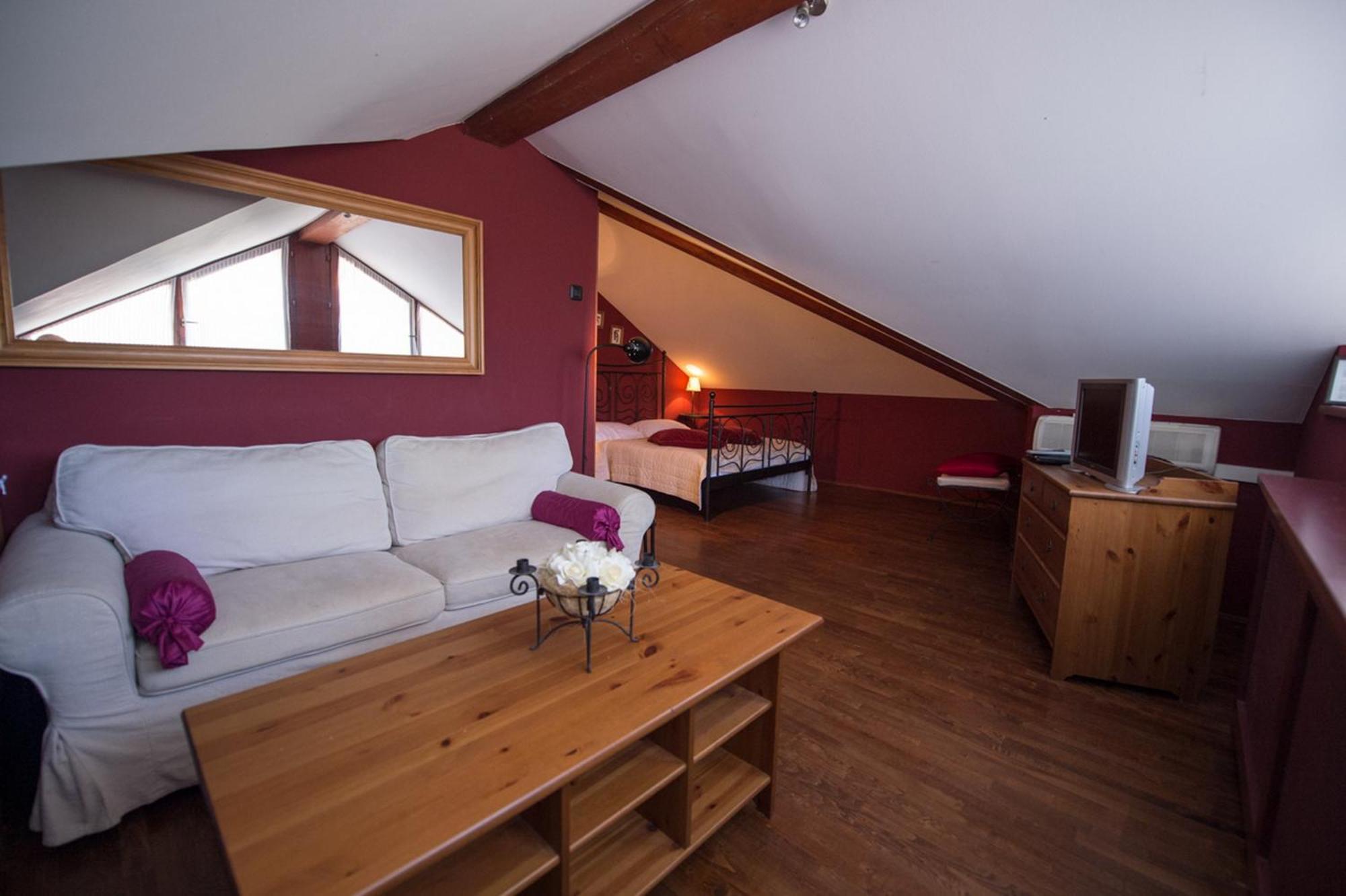 Guesthouse Trajbar Team Zaprešić Стая снимка