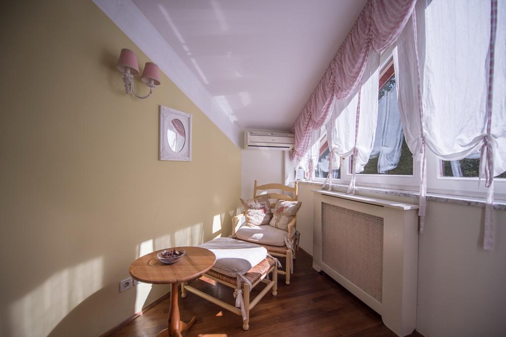 Guesthouse Trajbar Team Zaprešić Стая снимка