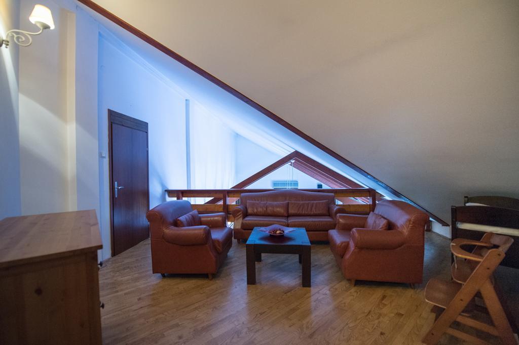 Guesthouse Trajbar Team Zaprešić Стая снимка